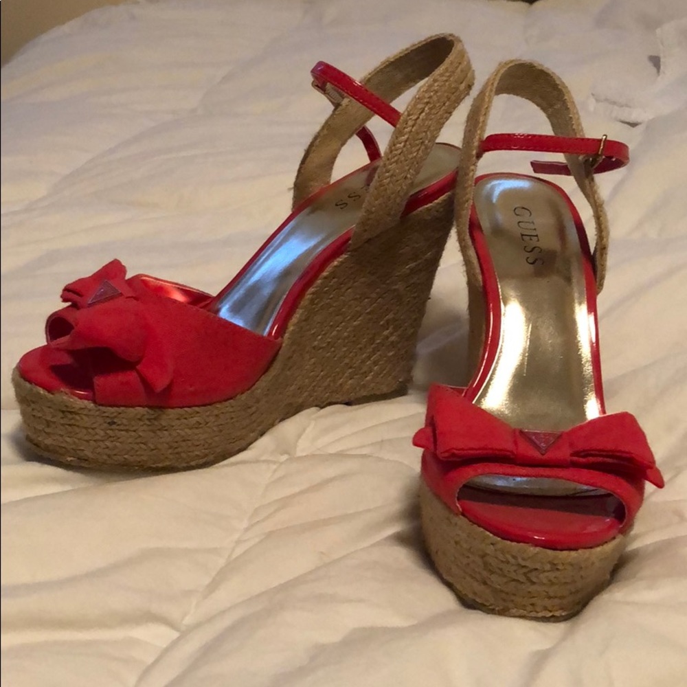 Guess Coral wedges